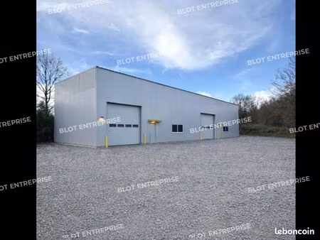 local d'activité 440 m²