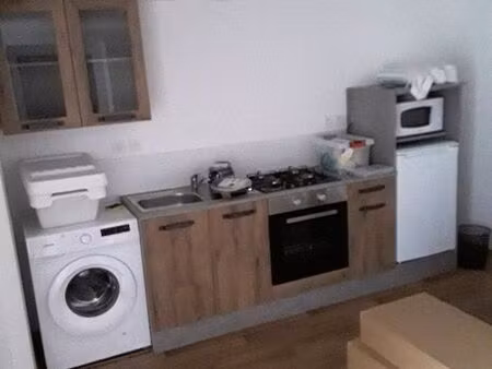 petite maison 3 pieces avec parking + terrasse