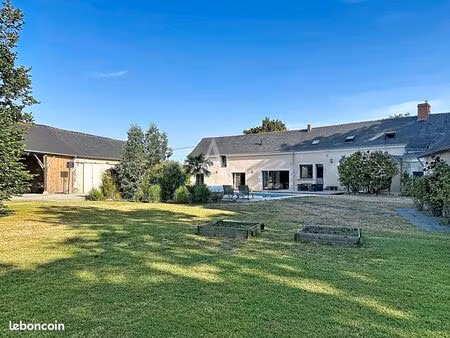 maison 18 pièces 244 m²