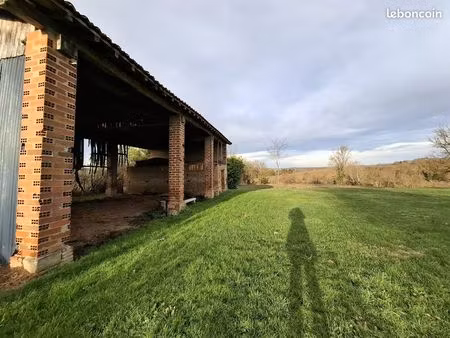 hangar à réhabiliter avec vue exceptionnelle