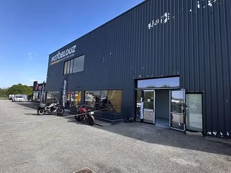 local commercial 500 m² angers