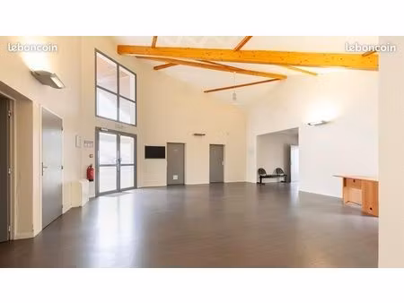 locaux professionnels 208m² 5 minutes de dax renta 10%