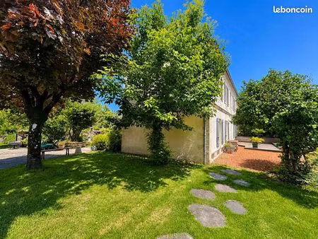 maison 6 pièces 230 m²
