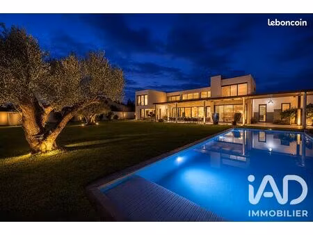maison 5 pièces 279 m²
