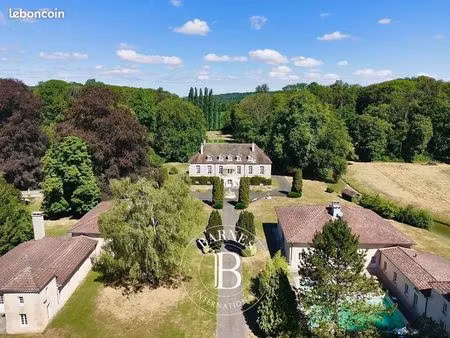 chateau 17 pièces 732 m²