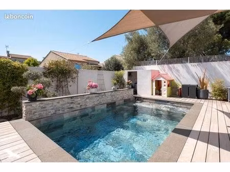 villa 6 pièces 160 m²