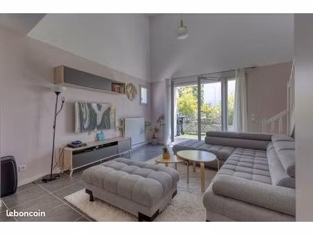 duplex 5 pièces 93 m²