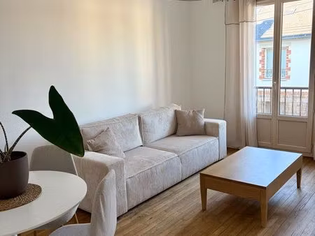appartement t2 meuble avec balconnet - quartier sud gare - rennes sacrés cœurs