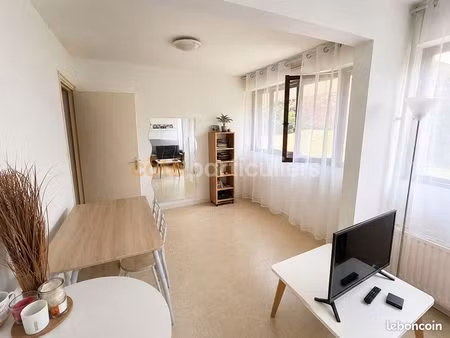 studio 1 pièce 25 m²