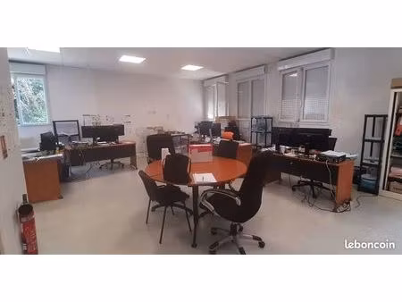 bureaux 89 m²