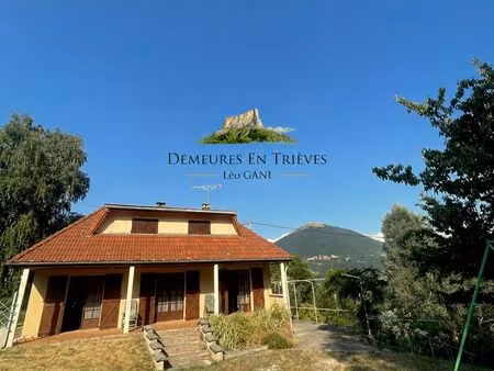 propriété 6 pièces 104 m²