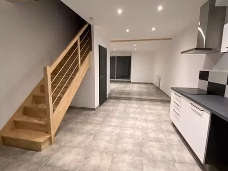 maison rénovée 95 m2- 4 chambres - centre de trémentines - disponible dès le 12 octobre