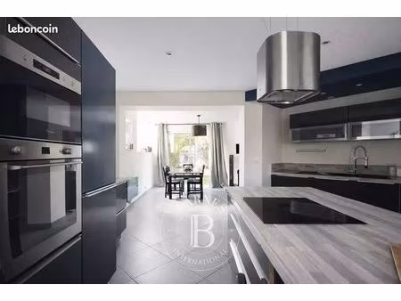 villa 6 pièces 164 m²