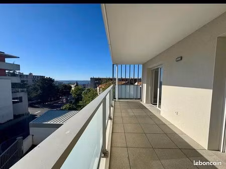t4 77 m² – terrasse – résidence récente – lumineux – sète