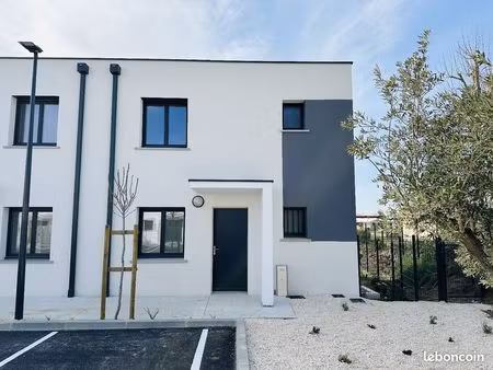 villa 4 pièces 84 m²