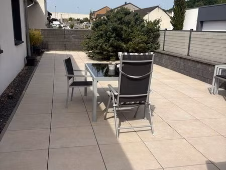 maison contemporaine dans lotissement calme