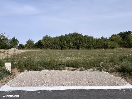 terrain 598 m² sarry