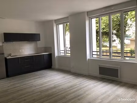 grand t2 (102jda) non meublé 49.3 m2 lumineux cholet gare  entièrement rénové  disponible 