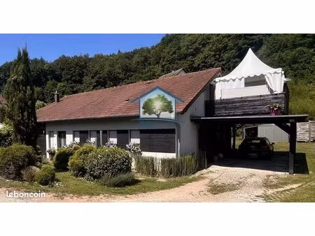 immeuble 14 pièces 249 m²