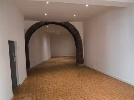 local commercial 37 m² – entièrement rénové – charme de l'ancien & prestations neuves