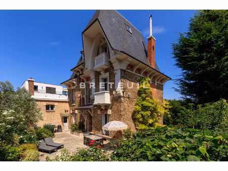 maison de luxe à vendre dans le quartier montretout