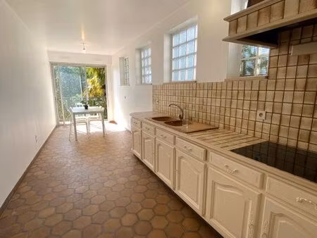 immeuble avec local commercial et vue sur la rivière - 140m2