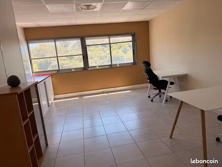 bureau 30 m² à louer — vendargues / montpellier - tout compris