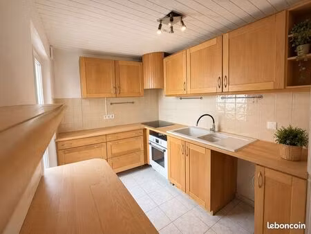à louer – petite maison de ville