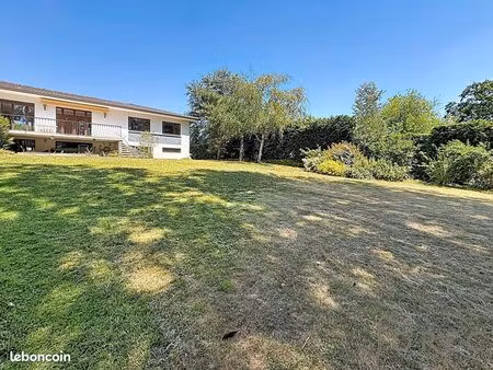 maison 8 pièces 181 m²