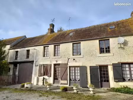 ensemble immobilier dans le centre du bourg de nonant le pin