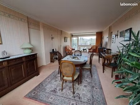 appartement 4 pièces / 101 m2 / 3ème étage