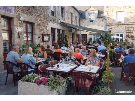 auberge (hotel/bar/restaurant)