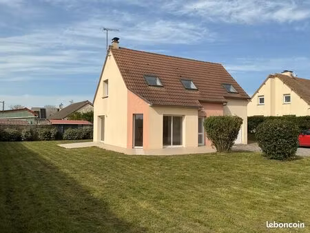 proche granville : maison lumineuse avec grand jardin et emplacement privilégié