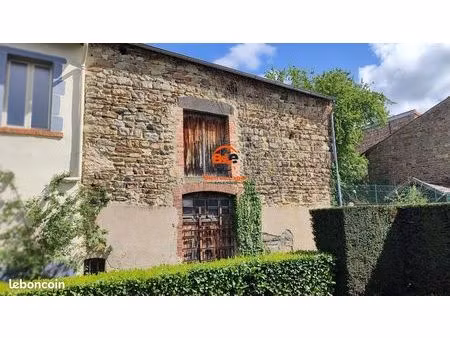 grange 1 pièce 145 m²