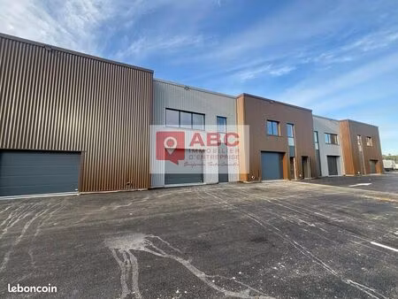 local d'activite 876 m² vailhauques
