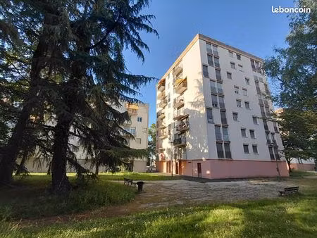 appartement 4 pièces 77 m²