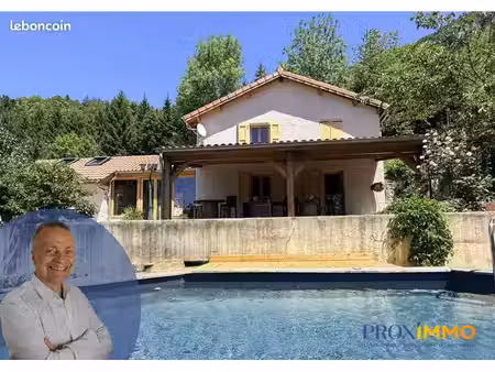 propriété 4 pièces 118 m²