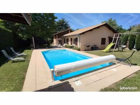 maison plain pied 4 chambres + bureau  piscine