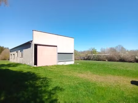 terrain à vocation industrielle et tertiaire