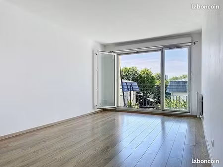 particulier vend appartement t3 sur parc/ garage / dernier étage / ascenseur lambersart 59