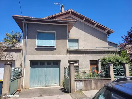 vente maison firminy idéal pour petite entreprise ( nombreux espaces de stockage)