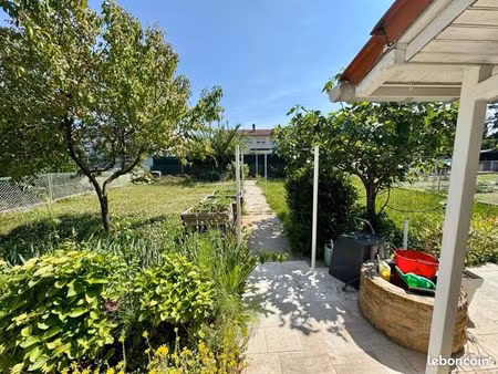 à louer – élégante maison 4 chambres rénovée avec jardin et garage à talange