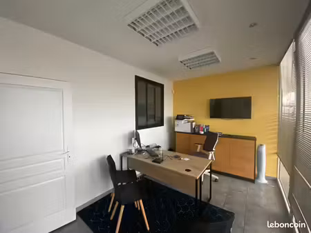 bureaux 47 m² la rochelle