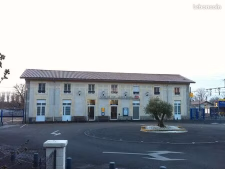 local d'activité 51 m²