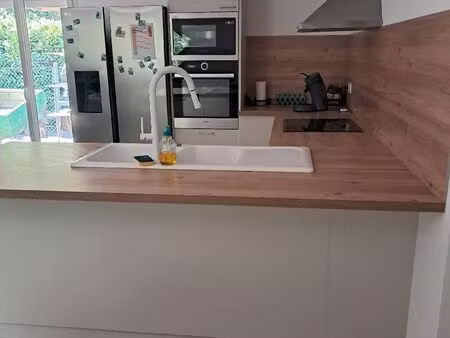 réaménagé et rénové a neuf cuisine sdb avec douche italienne double vasque pompe a chaleur