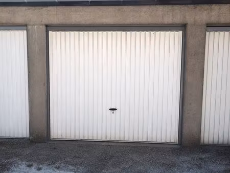 garage location