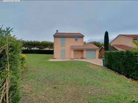 maison individuelle 3 chambres avec garage  terrain constructible clos et arboré – aucun v