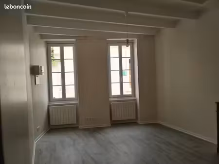 bel appartement à pont l'abbé d'arnoult