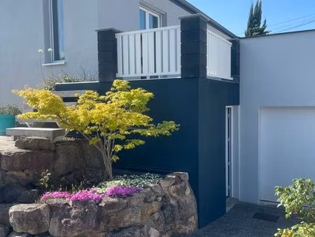 maison contemporaine avec studio indépendant et piscine à pfastatt
