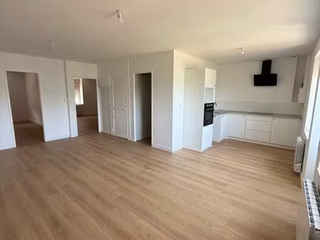 t3 centre toulon sur arroux refait à neuf